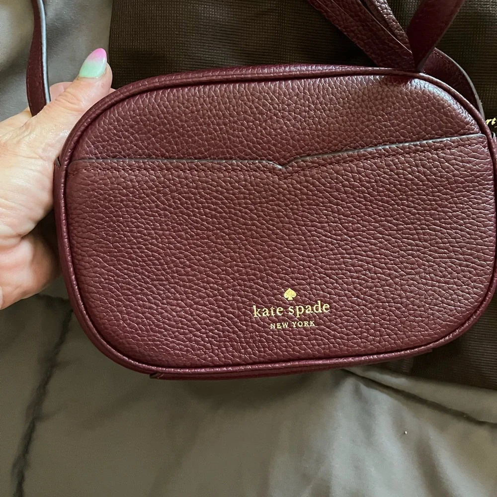 ♠️ KATE SPADE ♠️ Kourtney crossbody camera bag. Cranberry - Picture 2 of 7